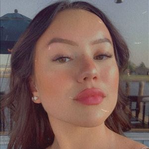 Meet your Posher, Ava